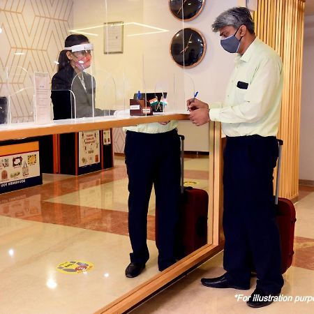 Oyo 11392 The Hotel Grand Hospitality Noida Eksteriør billede