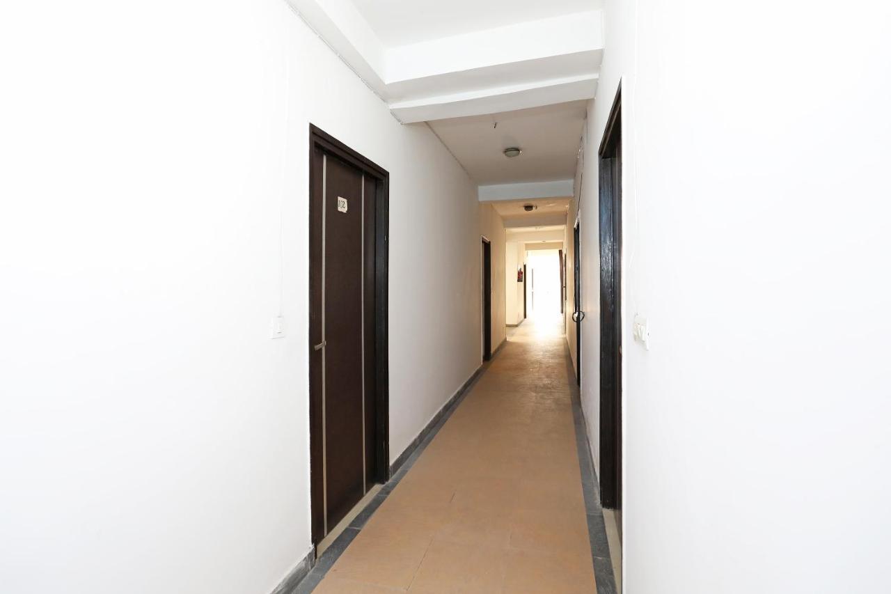 Oyo 11392 The Hotel Grand Hospitality Noida Eksteriør billede