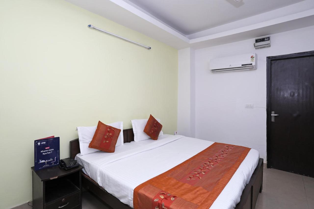 Oyo 11392 The Hotel Grand Hospitality Noida Eksteriør billede