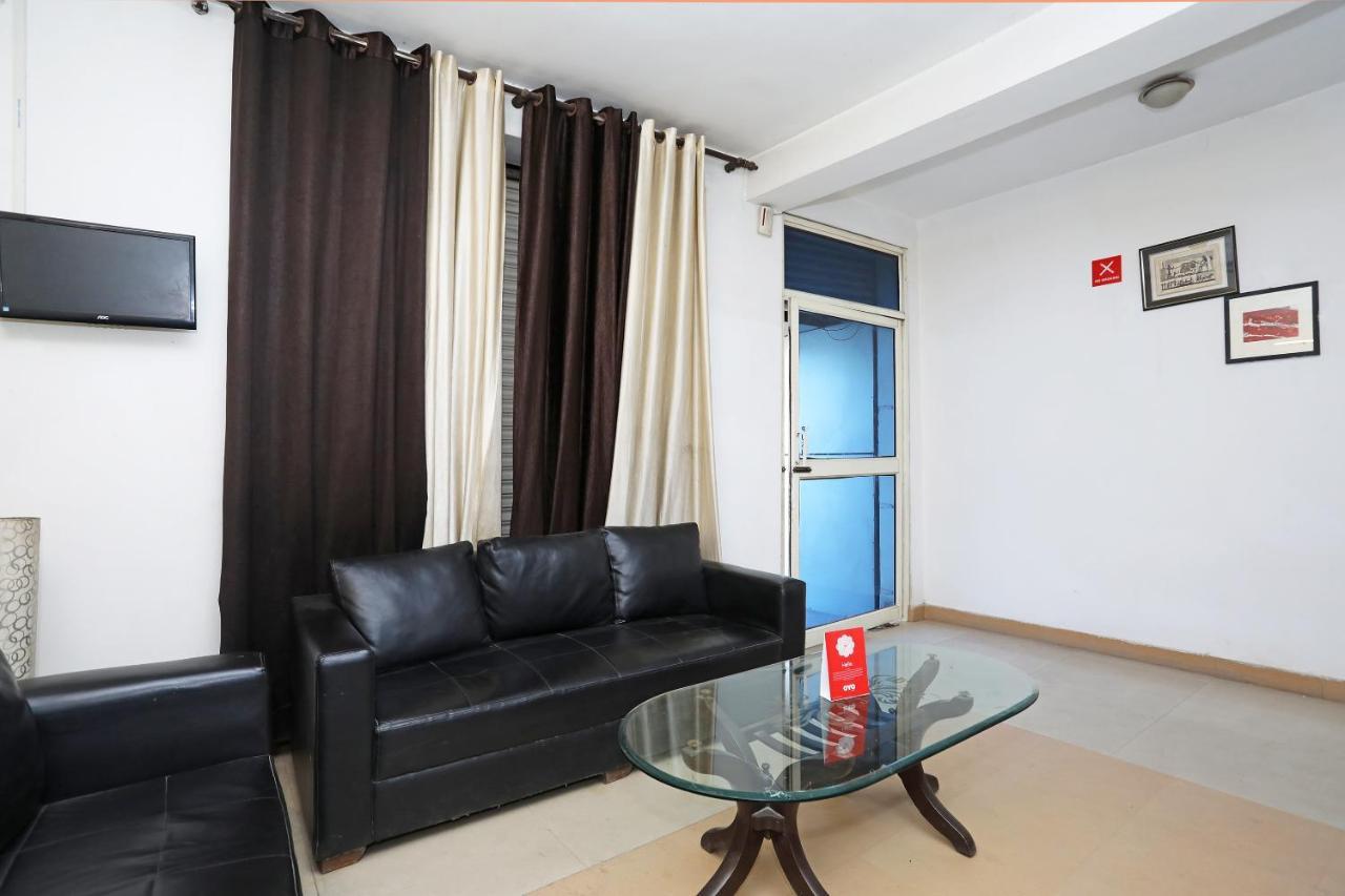Oyo 11392 The Hotel Grand Hospitality Noida Eksteriør billede