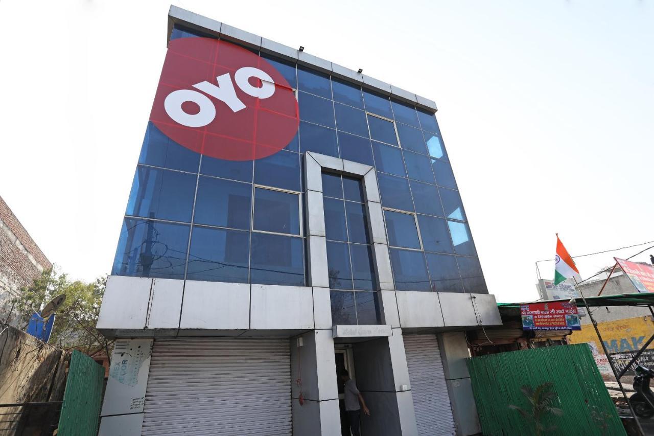 Oyo 11392 The Hotel Grand Hospitality Noida Eksteriør billede