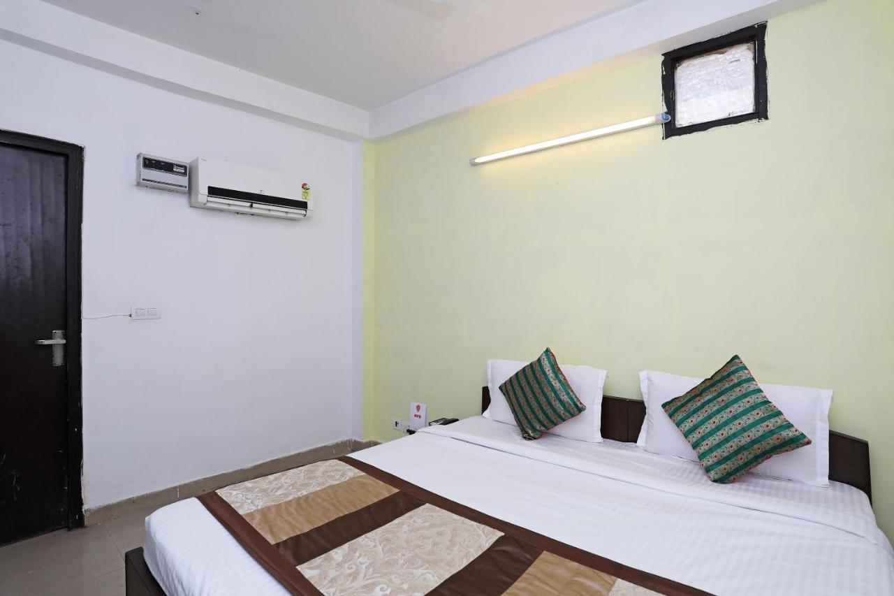 Oyo 11392 The Hotel Grand Hospitality Noida Eksteriør billede