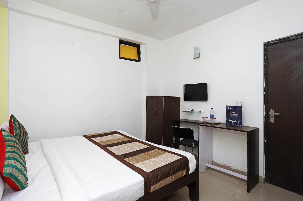 Oyo 11392 The Hotel Grand Hospitality Noida Eksteriør billede