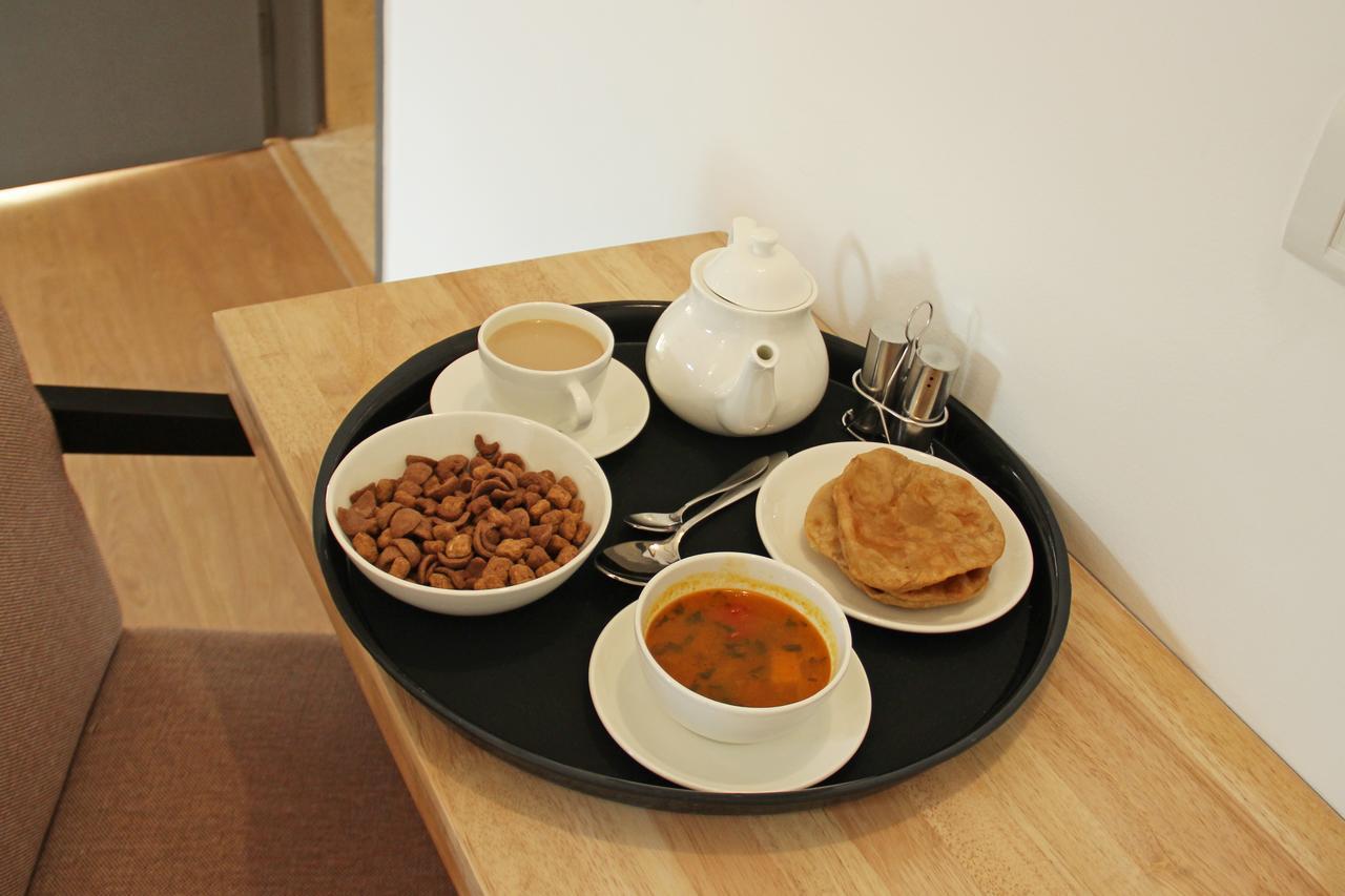 Oyo 11392 The Hotel Grand Hospitality Noida Eksteriør billede