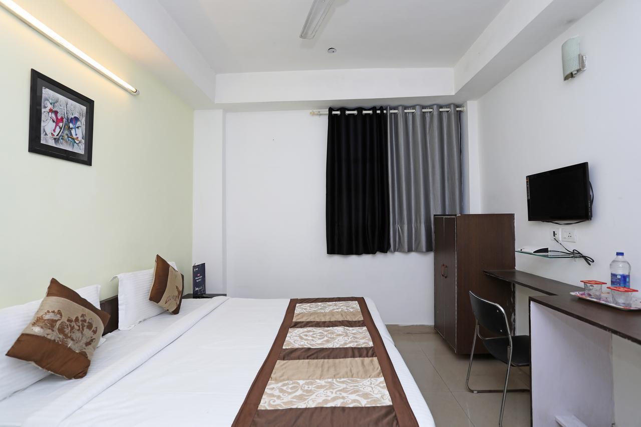 Oyo 11392 The Hotel Grand Hospitality Noida Eksteriør billede